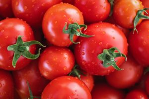 tomatoes, vegetables, fresh tomatoes-7433786.jpg